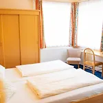 ホテル Strandhotel Burgstaller フェルト・アム・ゼー