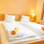 Strandhotel Burgstaller מלון 3*