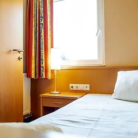 Strandhotel Burgstaller Hotel